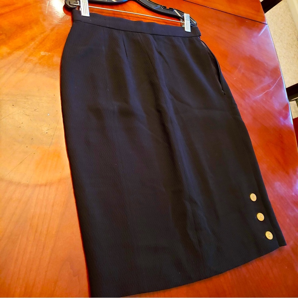 Vintage CHANEL -Stunning Black Skirt - Gold Buttons - 34 XS 0-2 24/25-waist